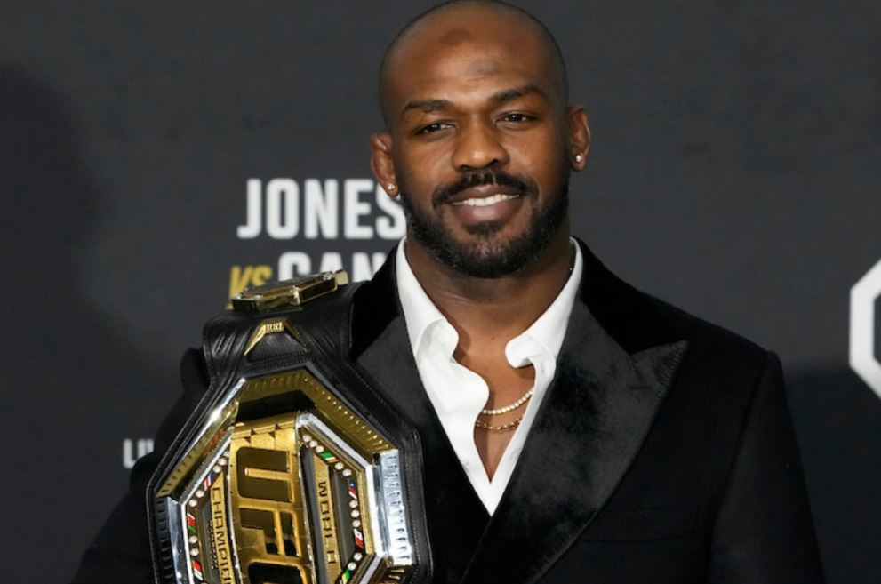 Чемпион UFC Джонс рассказал, как проходит его восстановление после двух операций