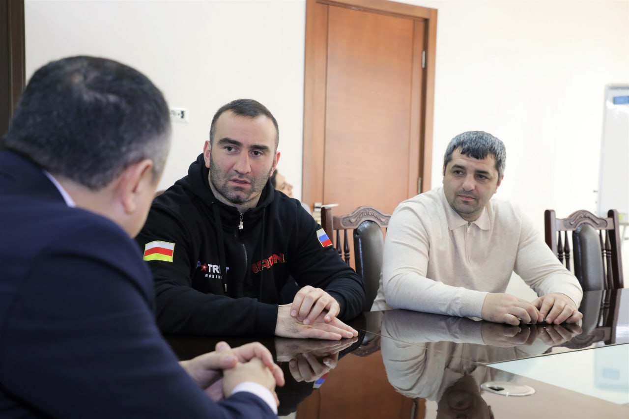 URA.RU: Гассиев мог подставить челябинских олигархов, получив гражданство Армении