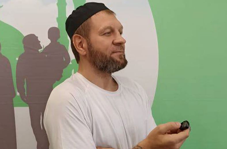 Хрюнов опроверг информацию о том, что Александр Емельяненко принял ислам