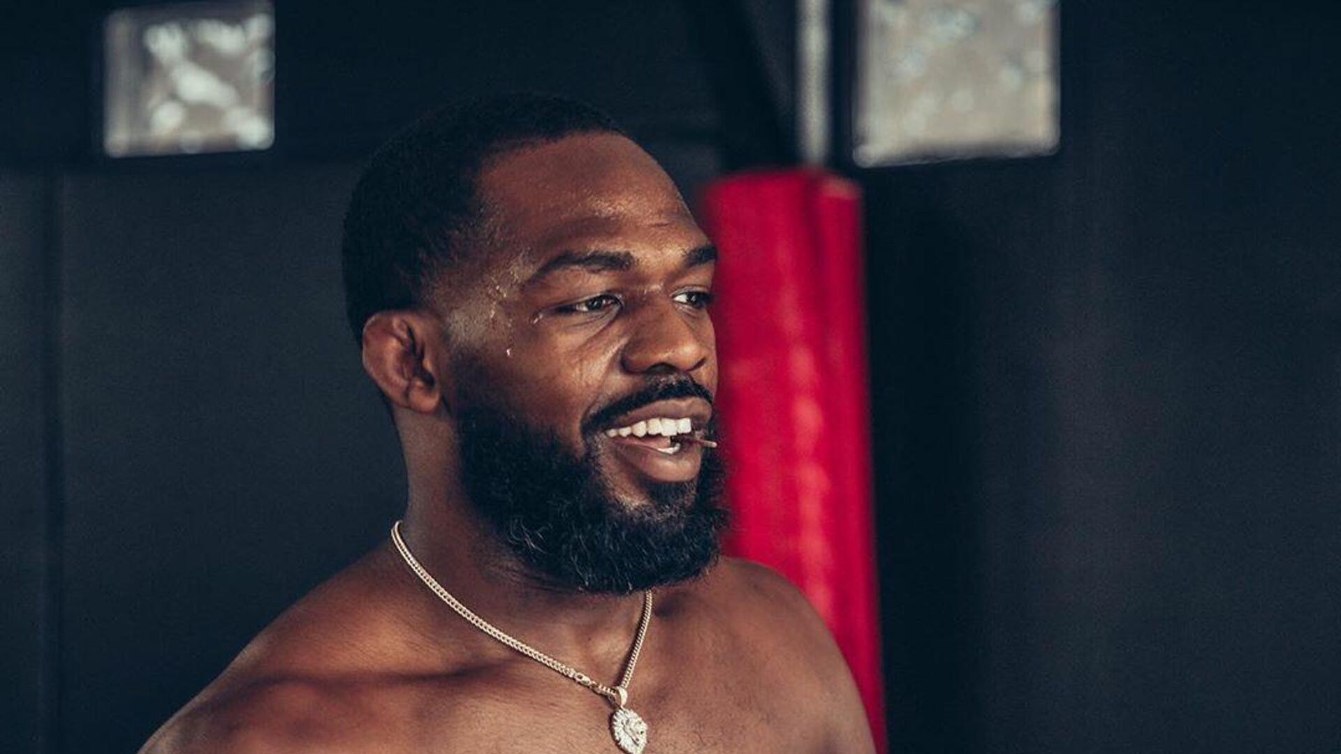 Экс-чемпион UFC Джонс признался, что не знает, кто такой Овечкин