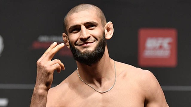Чимаев показал, как готовится к бою против Усмана на UFC 294 в Абу-Даби