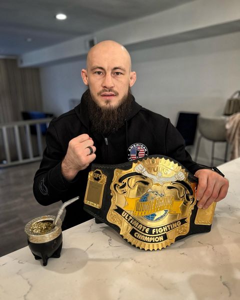 Пояс чемпиона мира UFC