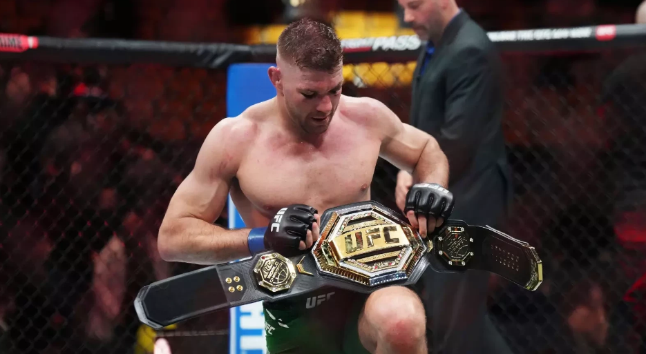 Чемпион UFC Дю Плесси: хочу видеть Чимаева своим следующим соперником