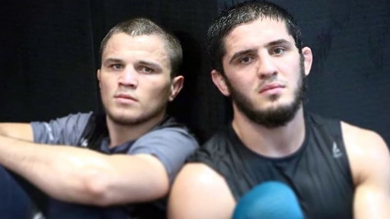 Махачев подтвердил, что Умар Нурмагомедов подерется с Сэндхагеном в главном событии турнира UFC