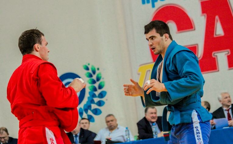 Россиянин Курбанов снялся с чемпионата мира по самбо из-за серьезной травмы