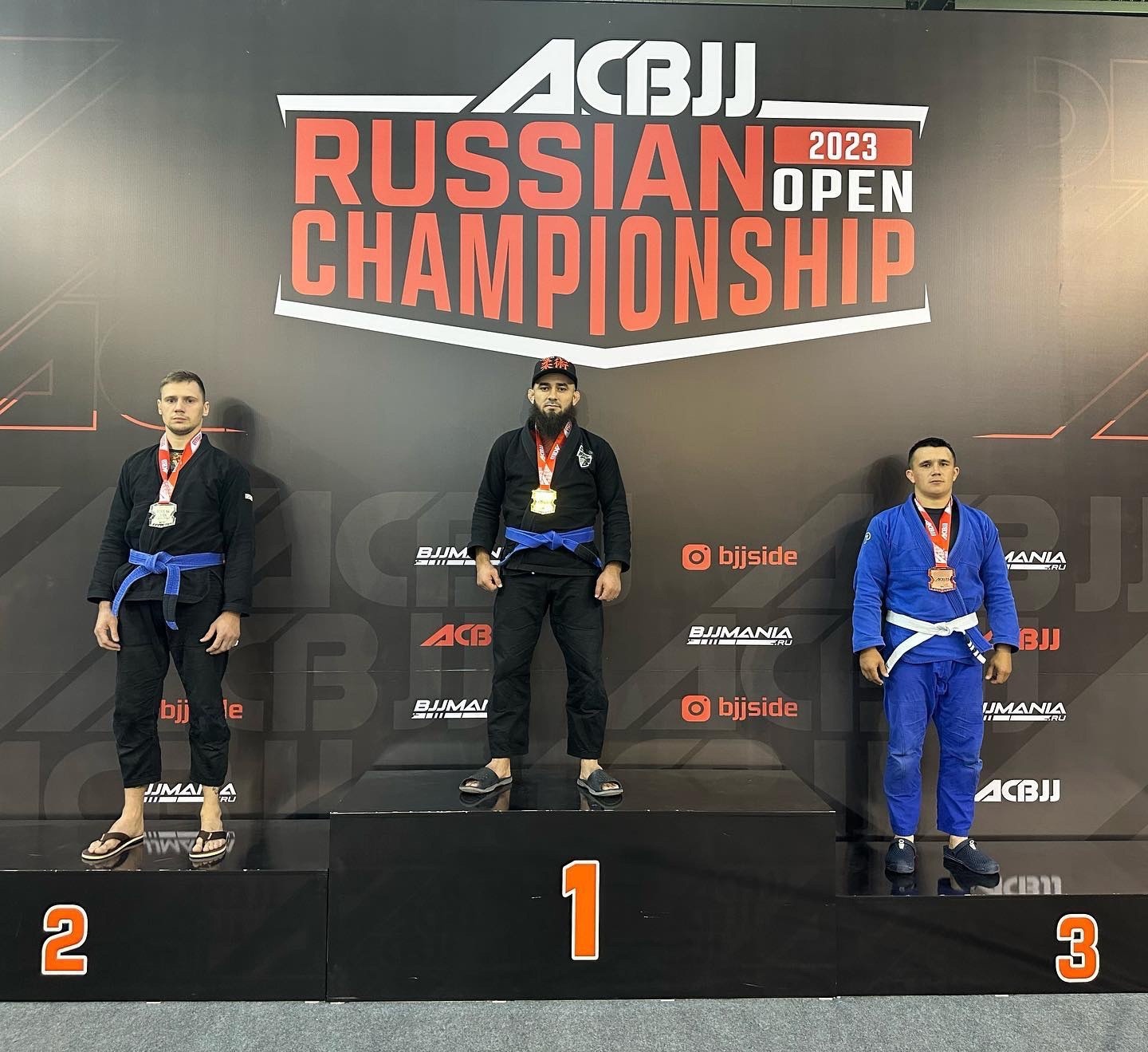 Асланбек Бадаев успешно совмещает работу в ACA и выступления на турнирах