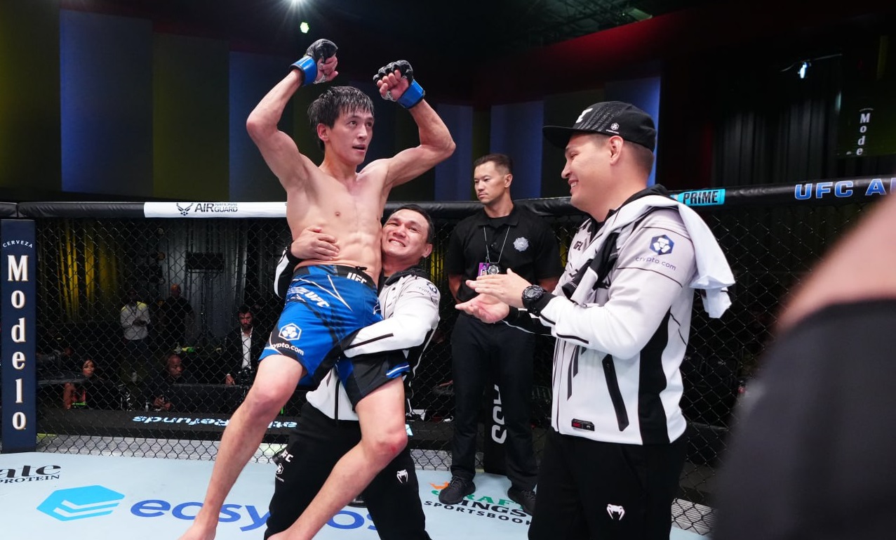 Казахстанец Максум дебютировал в UFC с победы решением судей над Нэмом