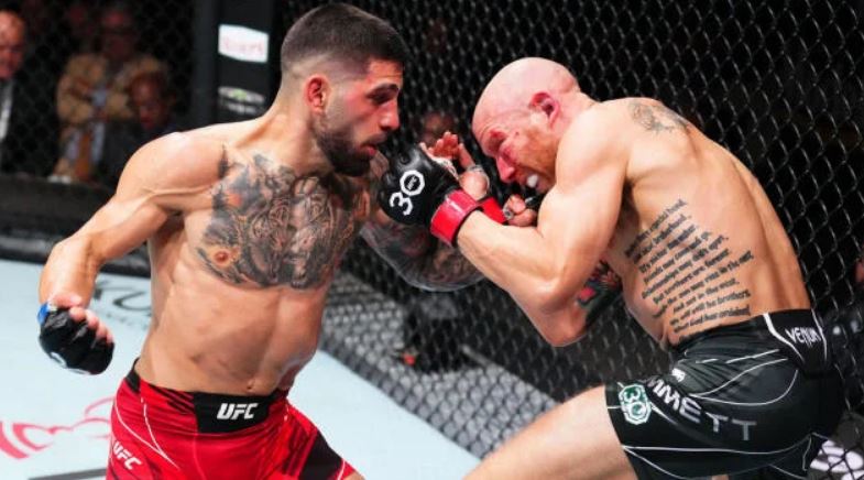 Грузинский боец UFC Топурия восхитился стойкостью Эмметта
