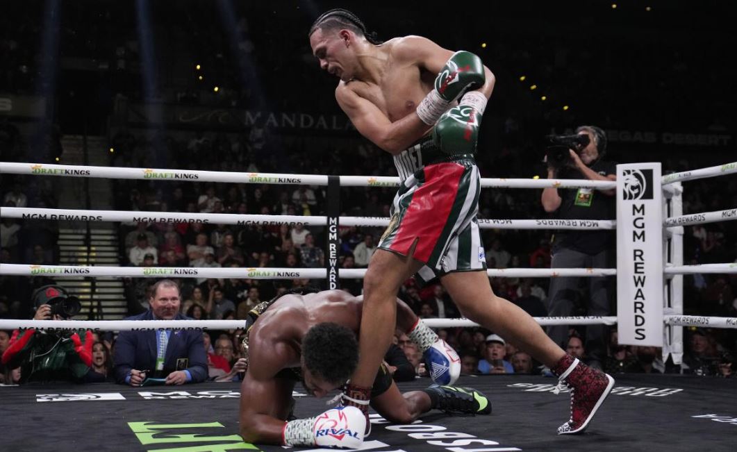 Временный чемпион WBC Дэвид Бенавидес хочет провести следующий бой против Канело