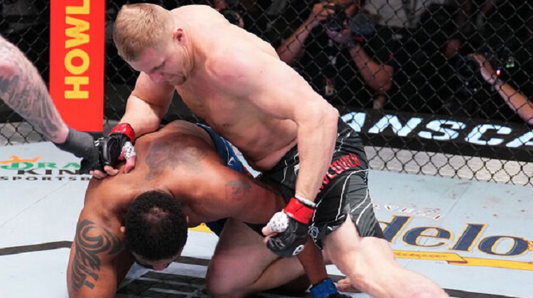 Павлович нокаутировал Блейдса в первом раунде на турнире UFC Fight Night 222