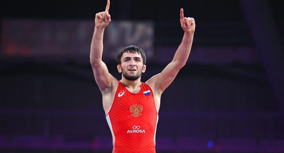Россиянин Абасгаджи Магомедов вышел в финал ЧМ по борьбе в Белграде