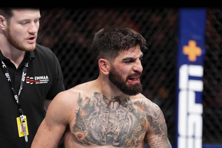 Боец UFC Топурия избил человека в баре в Испании
