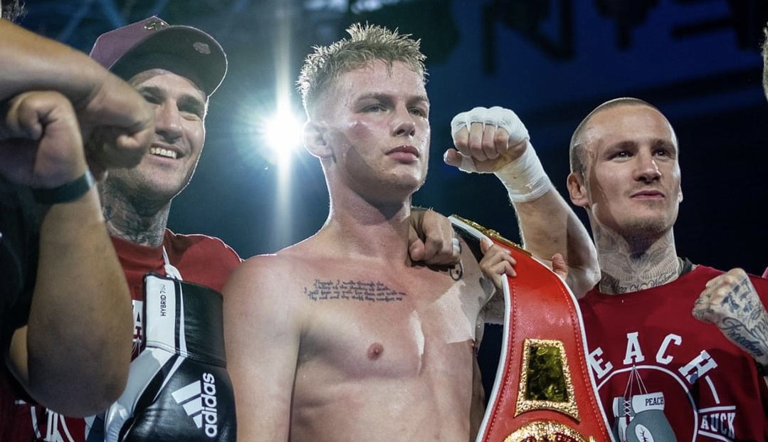 Paris boxing. Andrei Mikhailovich боксер. Два брата боксера русские.