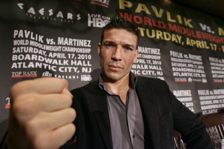 Аргентинский боксер Мартинес отреагировал на угрозы Канело в адрес Месси