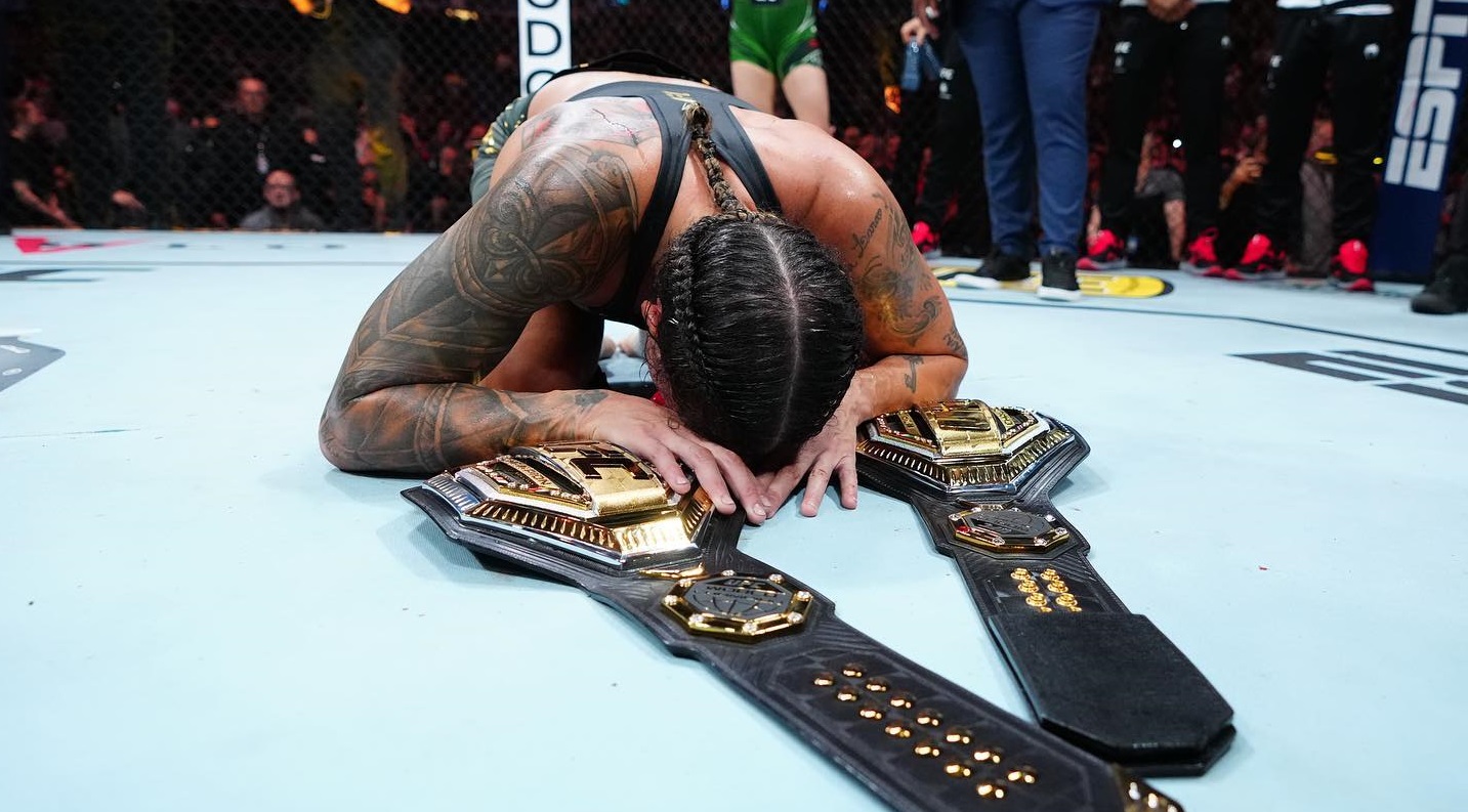 Бразильский карнавал на UFC 289: Нуньес защитила титул и завершила карьеру, Оливейра уничтожил Дариуша