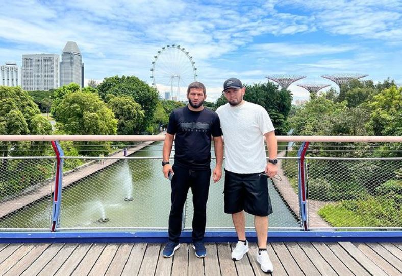 Завуров и Хабиб Нурмагомедов посетили Сингапур