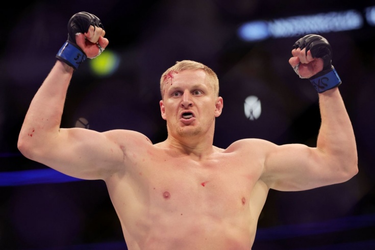 Павлович возглавил рейтинг UFC в тяжелом весе
