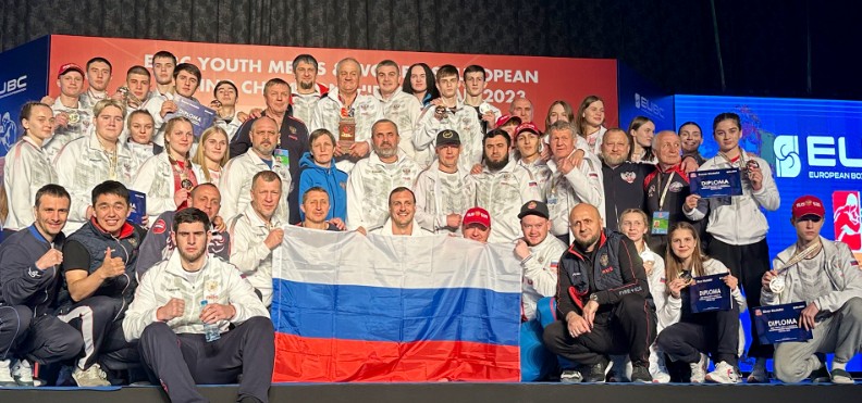 12 россиян одержали победу на чемпионате Европы по боксу в Армении