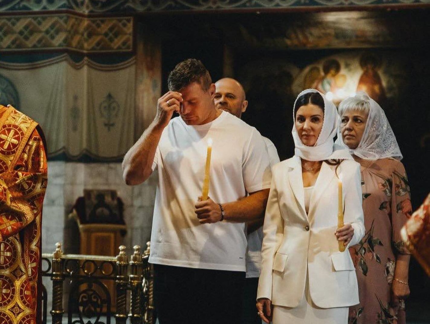Малыхин прошел обряд венчания с женой в Кемерово