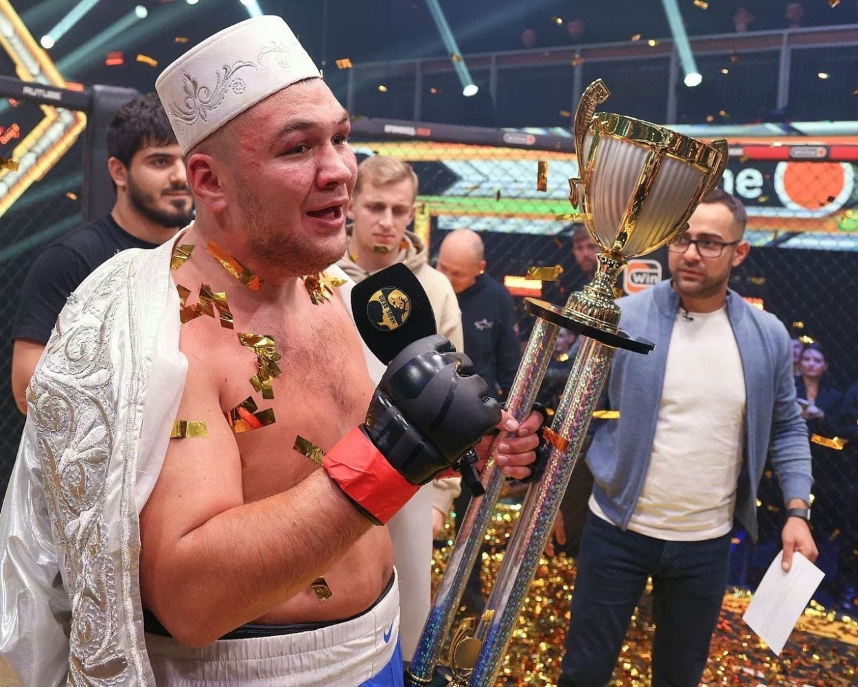 Шарафутдинов победил Бархударяна на турнире «Нашего Дела» и защитил чемпионский пояс