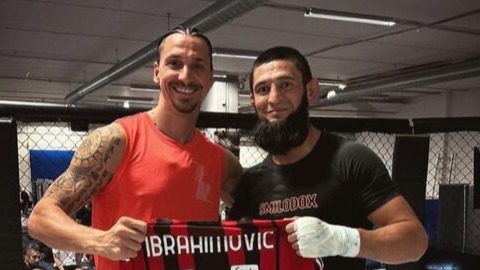 Златан Ибрагимович приехал в Абу-Даби поддерживать Чимаева в бою против Усмана на UFC 294