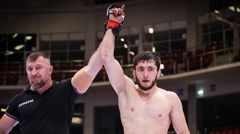 Омаров нокаутировал Сулейманова на ACA 160 и стал новым чемпионом лиги в полулегком весе
