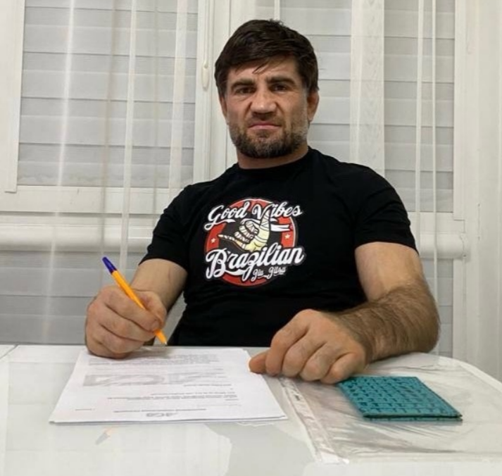 Марат Гафуров подписывает контракт с ACA