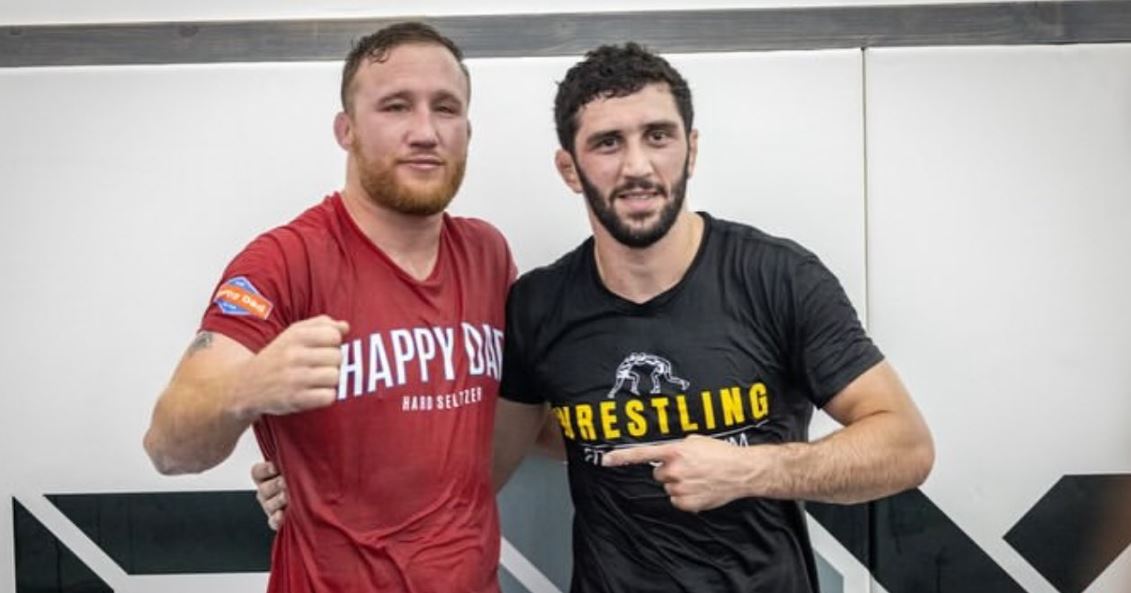 Олимпийский чемпион Сидаков провел тренировку с бойцом UFC Гейджи