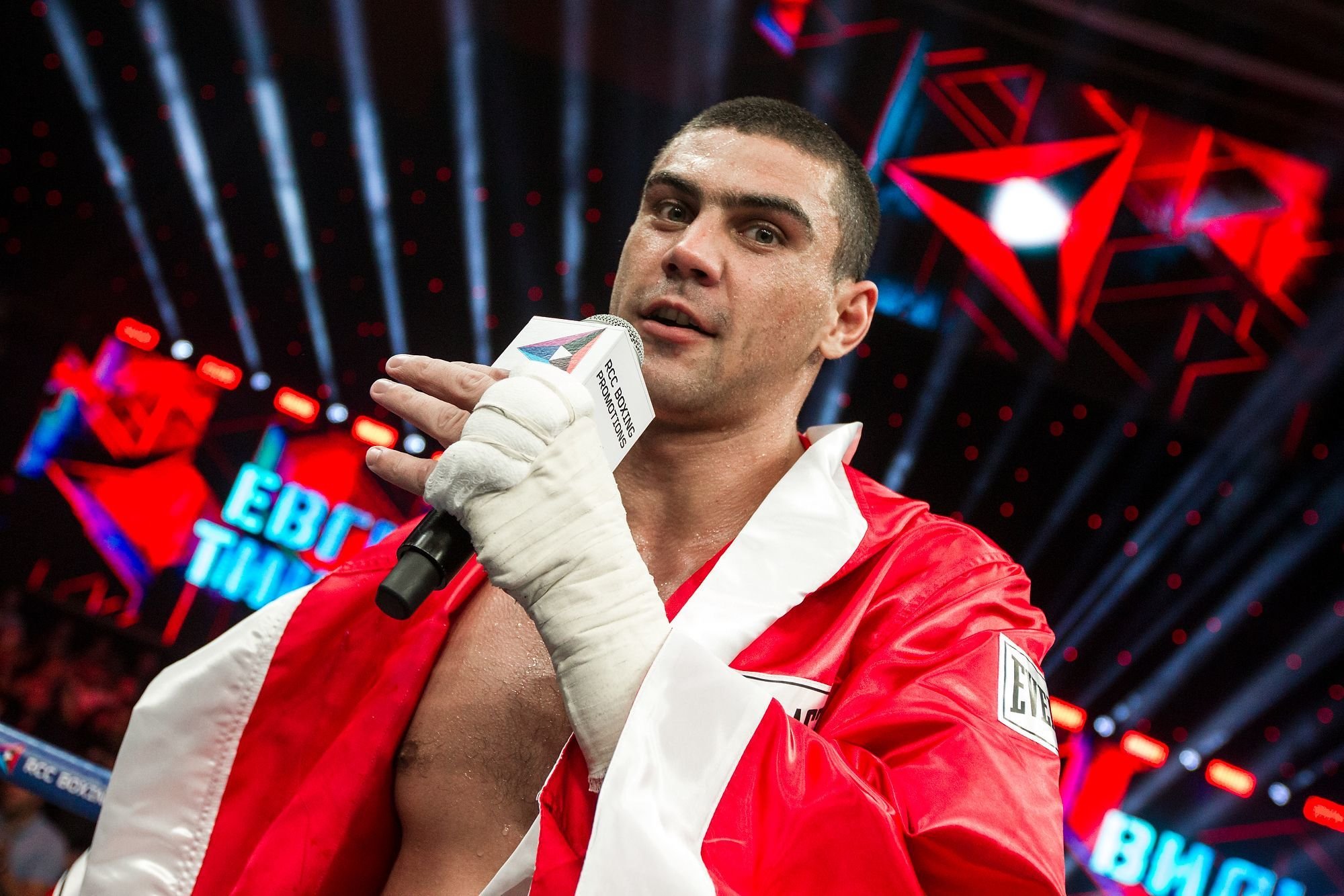 Россиянин Тищенко проведет бой за титул WBA в новой весовой категории 9 декабря в Дубае