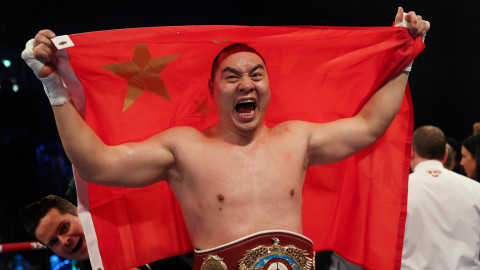 Чжилэй сенсационно победил Джойса и стал временным чемпионом WBO в тяжелом весе