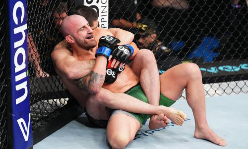 Тренер Волкановски назвал главную ошибку подопечного в бою против Махачева на UFC 284