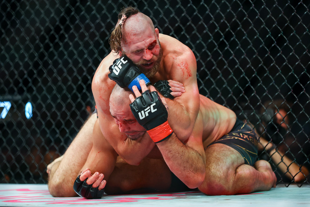 Прохазка намерен задушить Перейру в бою за пояс UFC в полутяжелом весе