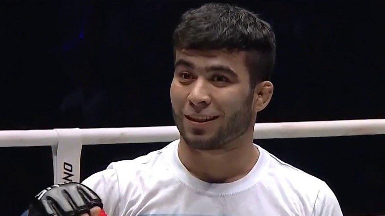 Таджикский боец Гафуров дебютирует в UFC на турнире 3 июня