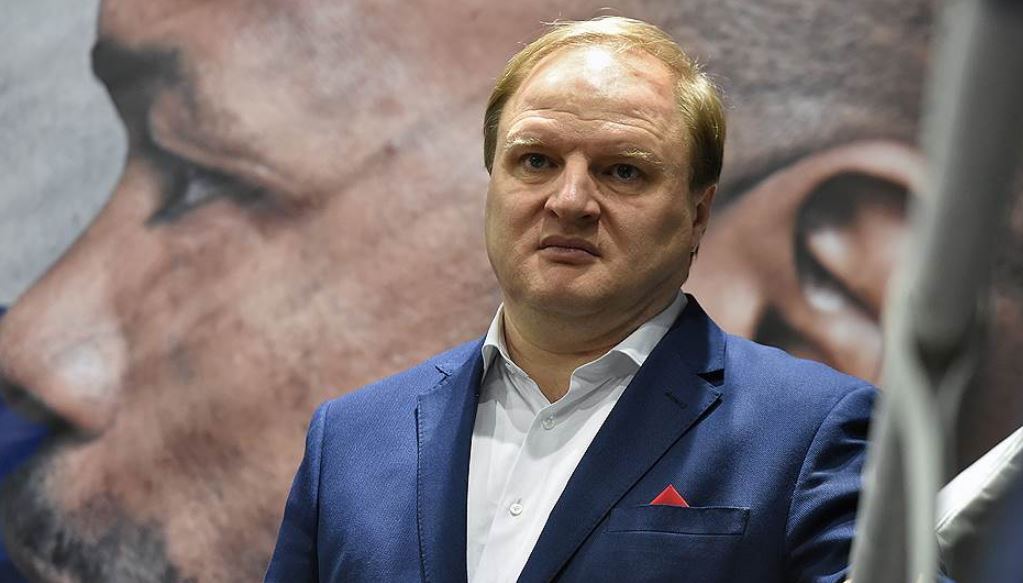 Хрюнов считает, что Махачев победит Волкановски решением судей