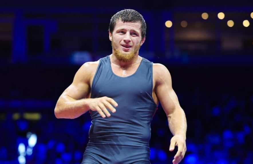 Российский борец Усманов выиграл золото на чемпионате Европы в Румынии