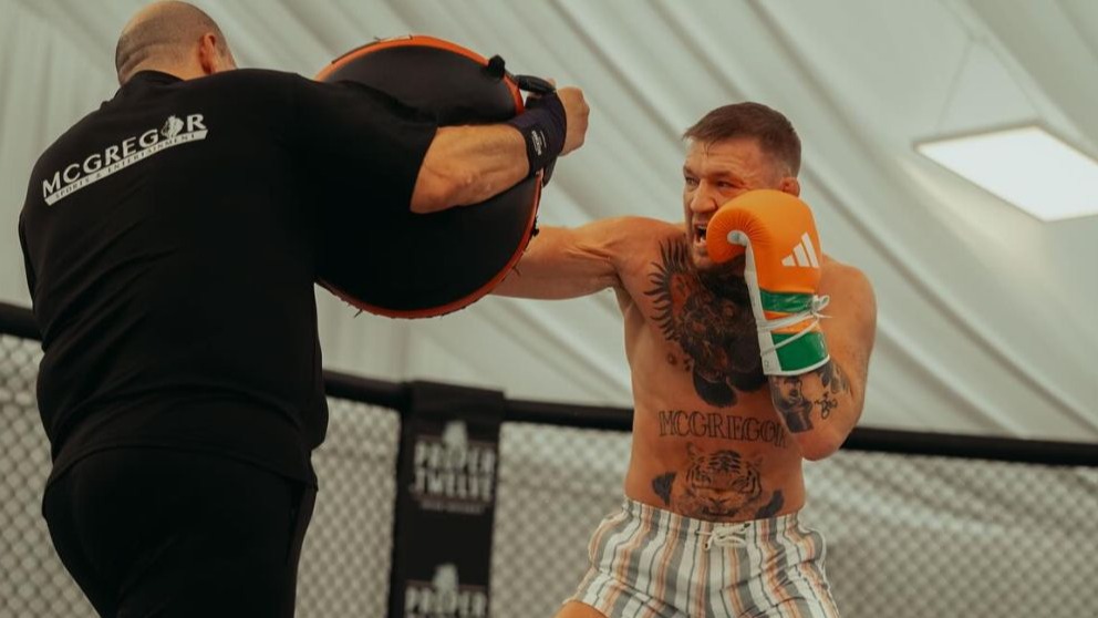 Макгрегор показал фотографии с подготовки к бою против Чендлера на UFC 303
