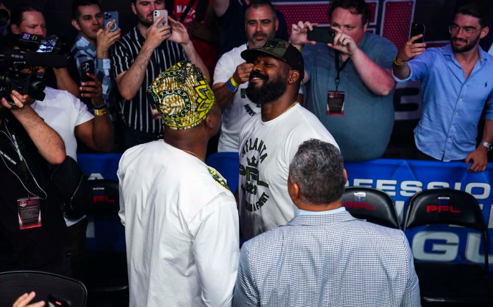 Чемпион UFC Джонс признался, что обрадовался, узнав об отмене боя с Нганну