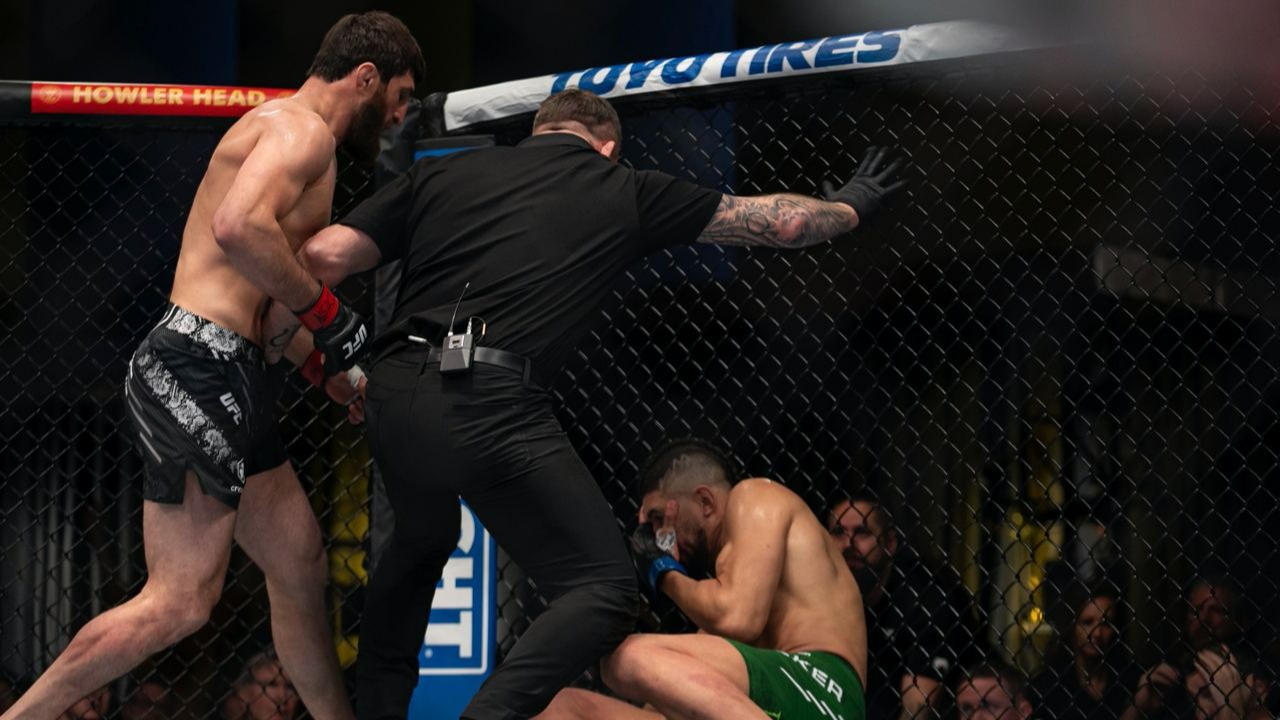 Россиянин Анкалаев брутально прошелся по бразильцу Уокеру: следующий бой в UFC будет титульным?