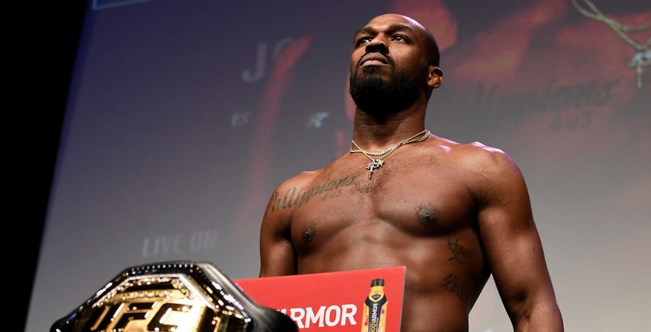 Романов: UFC может обязать Джонса защищать титул