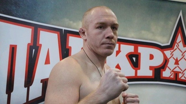 Ерохин нокаутировал экс-бойца UFC Антигулова на ACA 165 в Санкт-Петербурге