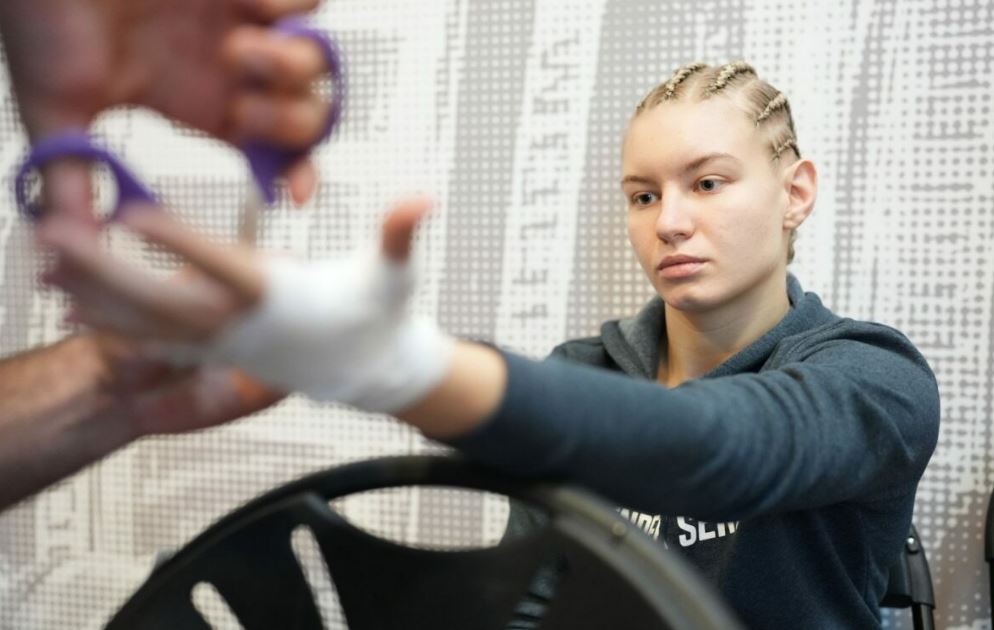 Дудакова рассказала о стафилококковой инфекции, с которой она вышла на бой на турнире UFC 294