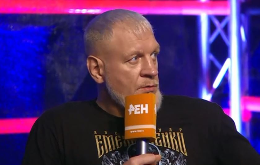 Александр Емельяненко рассказал, как проходит подготовка к бою с Коваленко