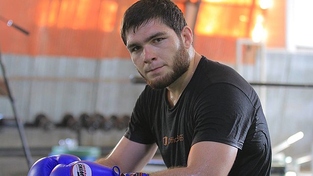 Алиев победил Уика и стал первым бойцом из Таджикистана, подписавшим контракт с UFC