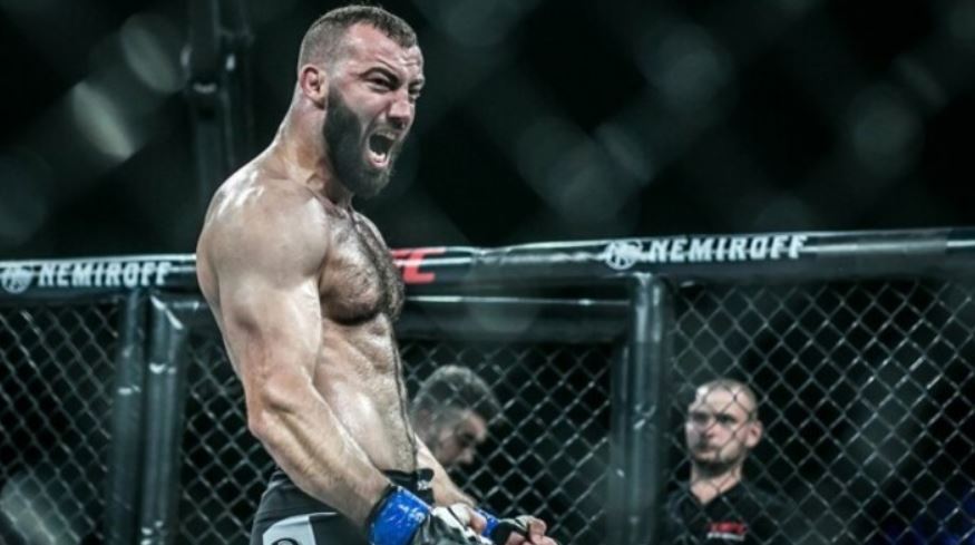 «Контракт подписан». Грузинский боец Долидзе возглавит турнир UFC