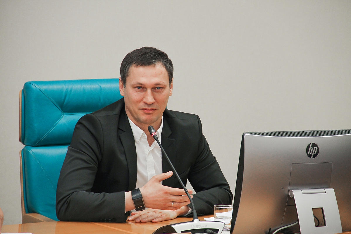 Олег Саитов