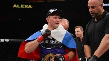 Шлеменко – о флаге РФ на UFC 294: если ты взял его, значит, должен за него отвечать