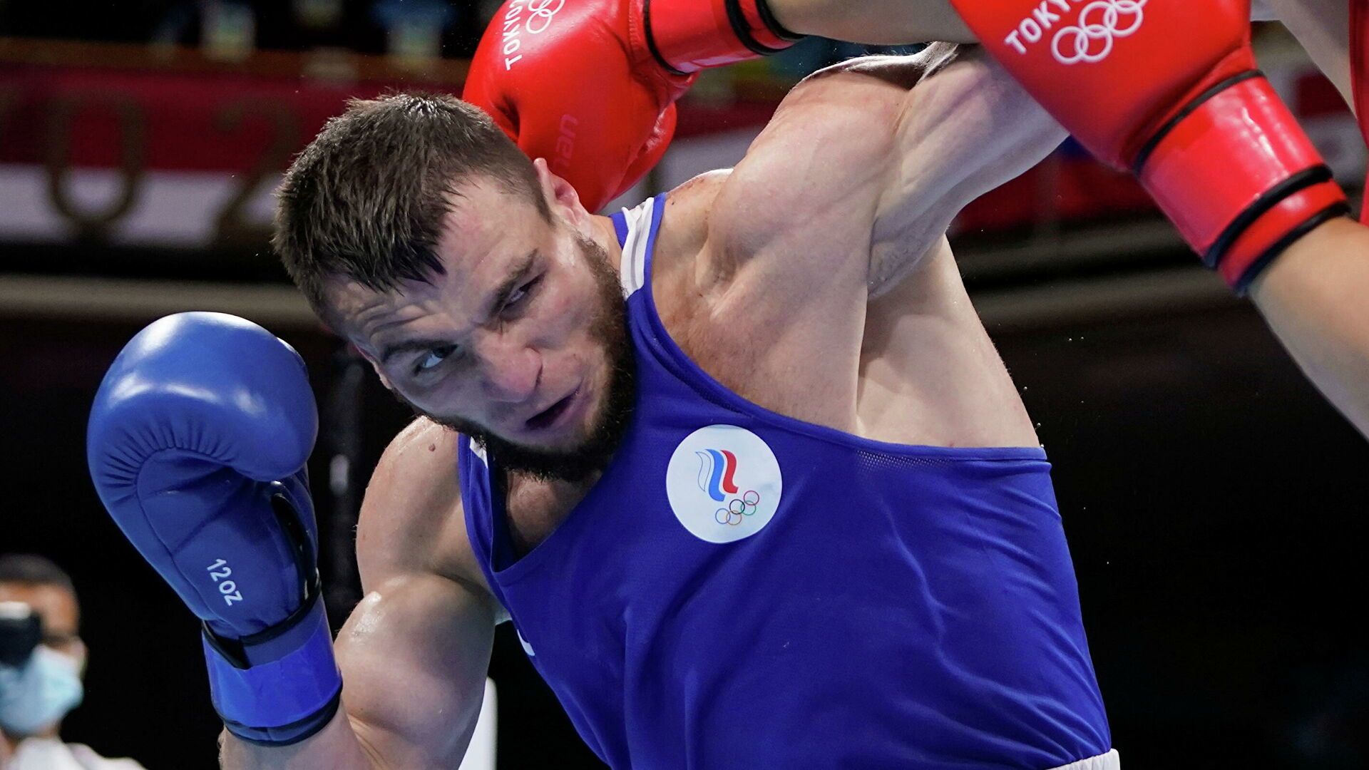 «Как здесь может такое происходить?» Российский боксер Хатаев считает, что его засудили в полуфинале Олимпиады