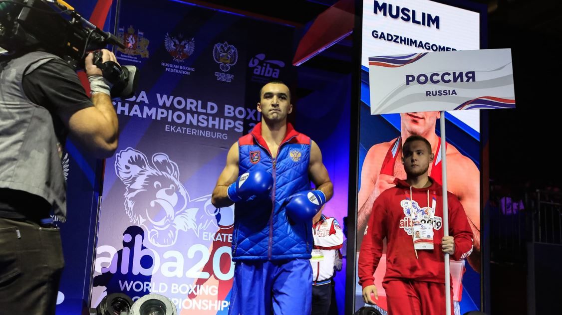 Российский боксер Гаджимагомедов вышел в полуфинал Олимпиады в Токио