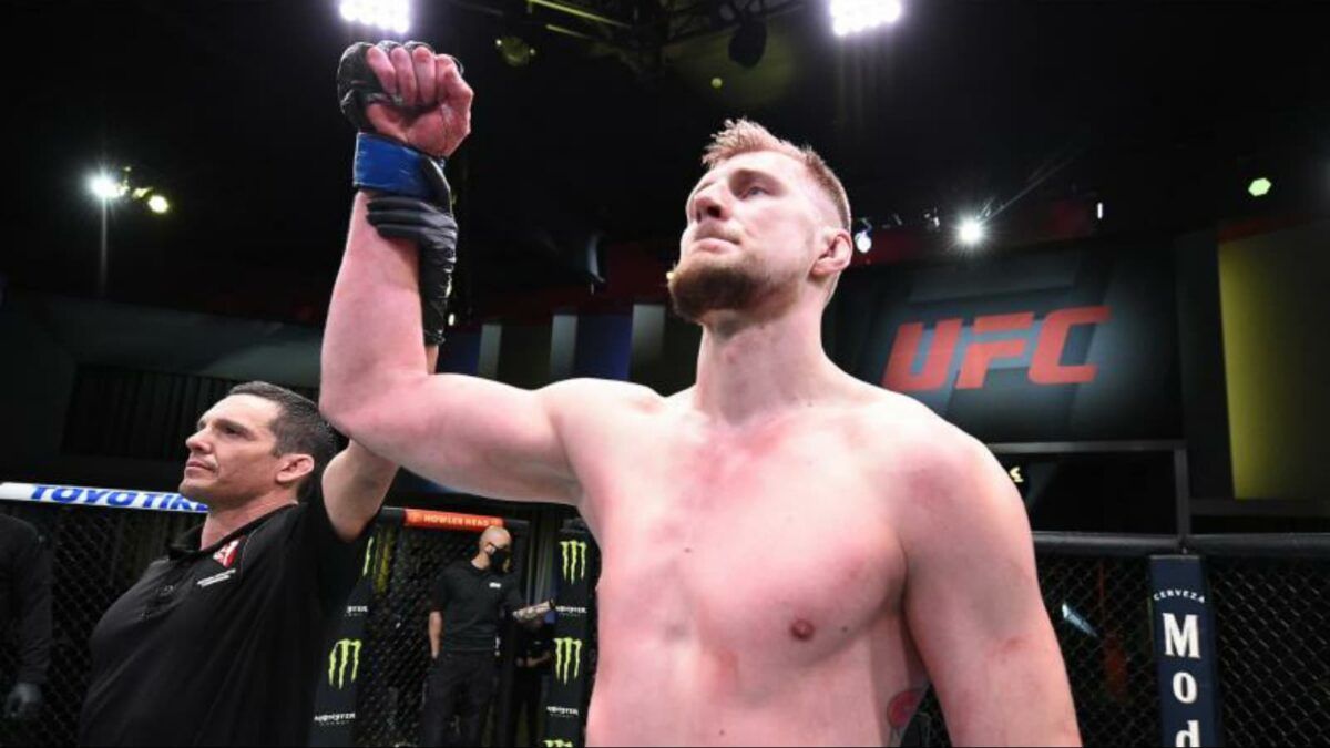 UFC анонсировал бой Александра Волкова и Тома Аспиналла