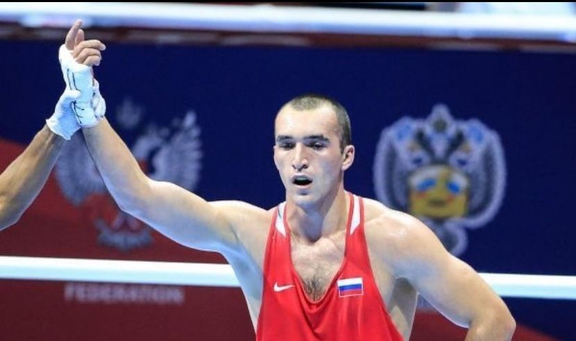 Муслим Гаджимагомедов победил в дебютном поединке против Дейбиса Беррокаля